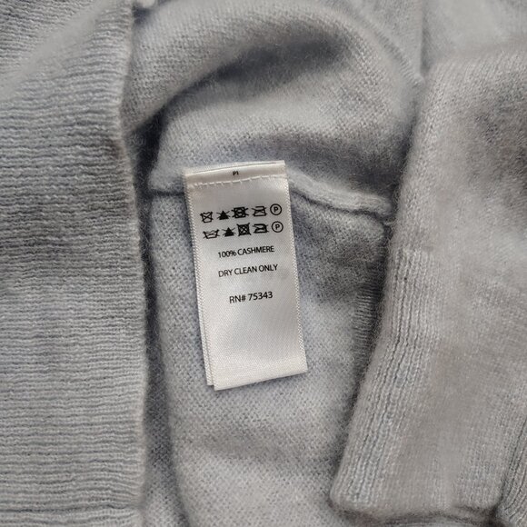 TAHARI - 100% Cashmere - Light Blue Long Sleeve - V Neck Sweater - Medium - Picture 4 of 5